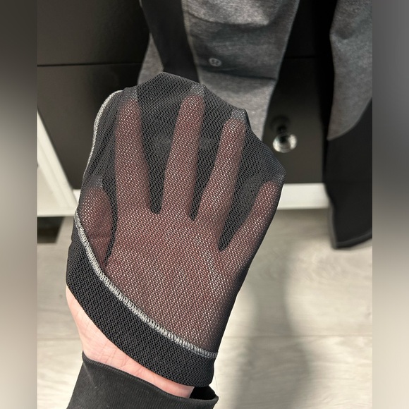 Lulu women’s run around tight - Picture 5 of 5